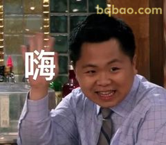 韩裔店员挥手打招呼