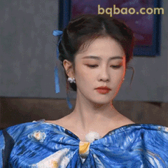 白鹿低头沉思表情