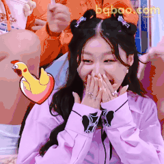 金靖捂嘴偷笑表情