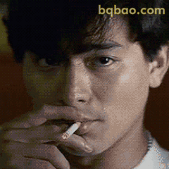 刘德华叼烟沉思