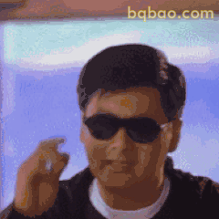 发哥墨镜一戴气场全开