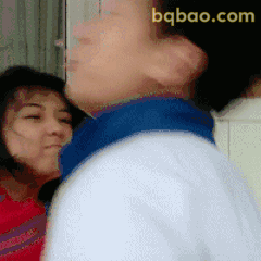 张子枫偷看同学表情