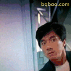 成龙惊讶探头