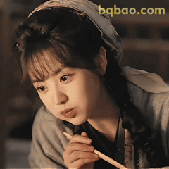 古装少女托腮思考