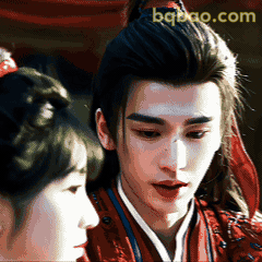 古装男主深情凝视