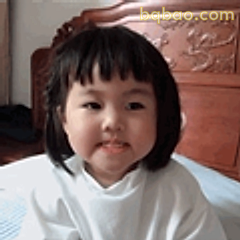 萌娃歪嘴笑